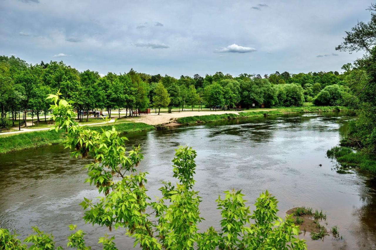 Spalskie Pokoje Goscinne Spała Exterior foto